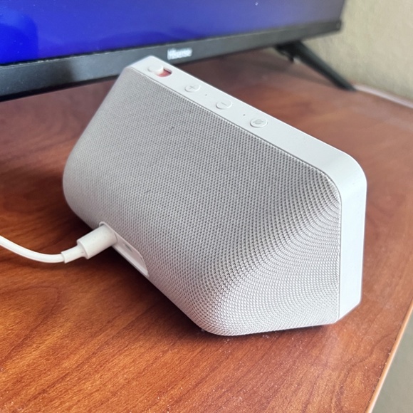 Amazon Alexa - Picture 2 of 2